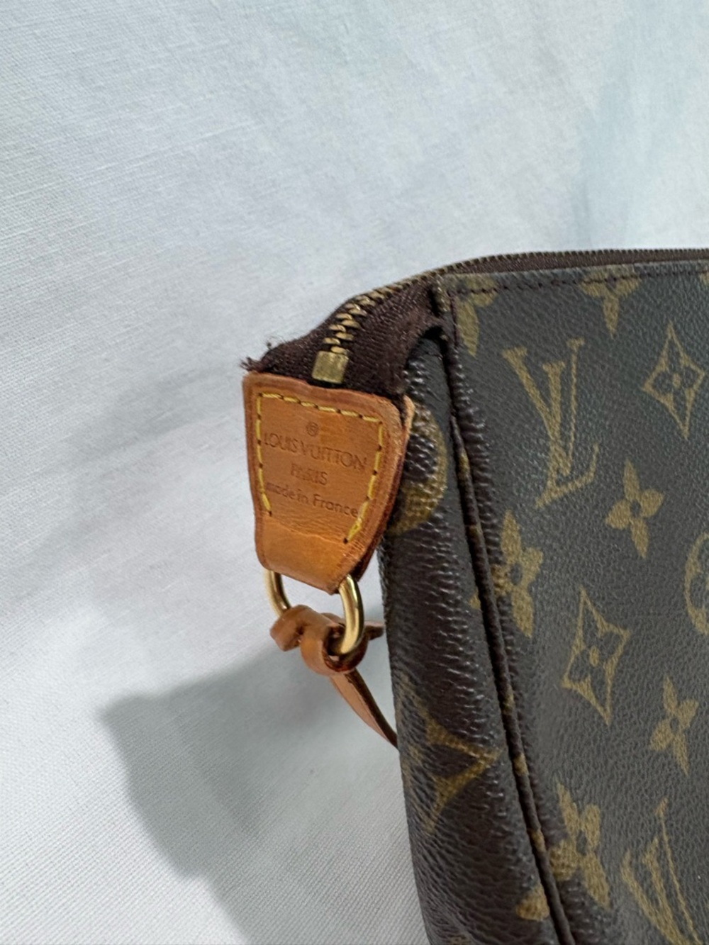 Authentic Louis Vuitton Pochette Accessoires Monogram wristlet w/ Certificate - Picture 4 of 12